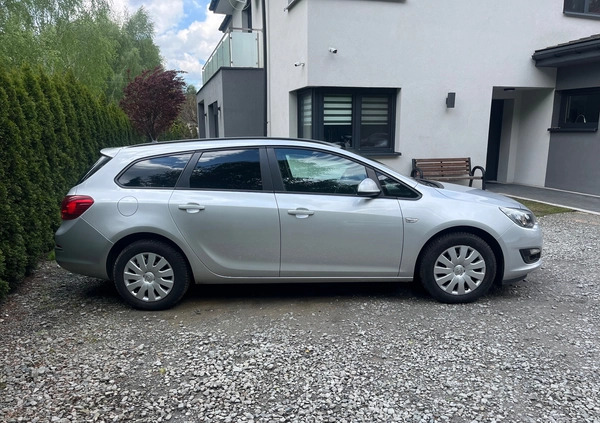 Opel Astra cena 33800 przebieg: 137000, rok produkcji 2014 z Rybnik małe 154